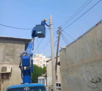 جهاد در گرمای بندرعباس؛ تلاش بی‌وقفه کارکنان عملیاتی برق ناحیه یک برای پایداری شبکه