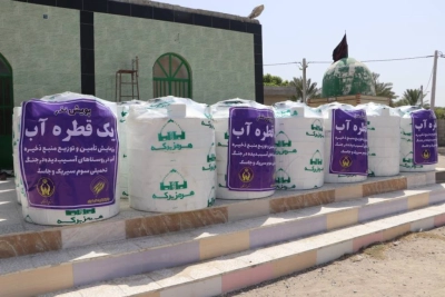 رزمایش اهدای ۲۰۰ مخزن ذخیره آب به مددجویان تحت حمایت آسیب‌دیده سیریک و جاسک در قالب پویش «نذر یک قطره آب